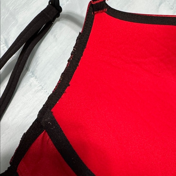 Good condition 32DD red and black lace Victoria secret push up bra! - Picture 13 of 14